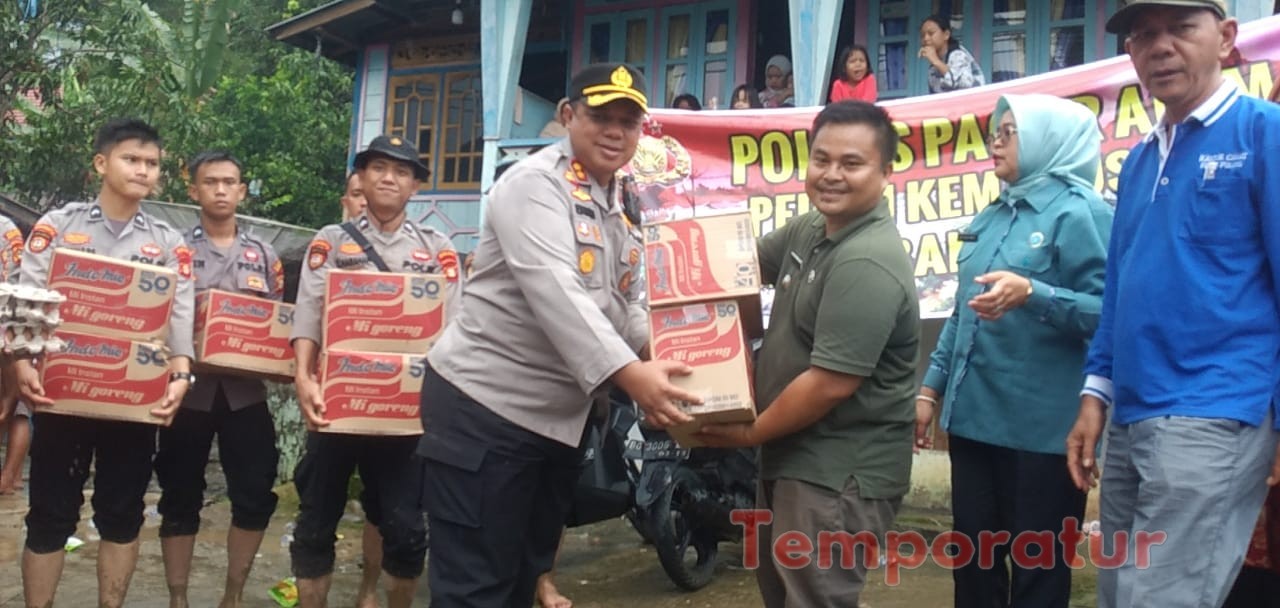 Bantu Korban Banjir, Kapolres Pagaralam dan Polda Sumsel Kirim Satu Pleton Personil dan Logistik ke Pulau Pinang