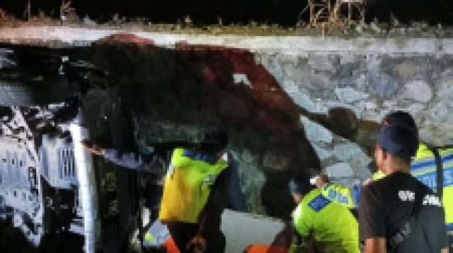 Ditlantas Polda Banten Evakuasi Laka Lantas