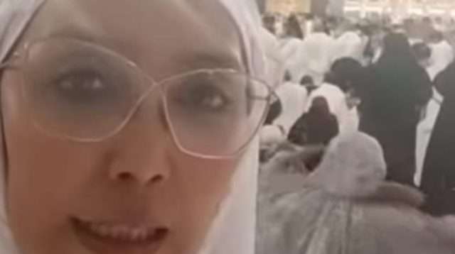 Perjalanan Umroh Politisi PDIP Rieke Diah Pitaloka Panjatkan Doa 80 Tahun Kemerdekaan RI