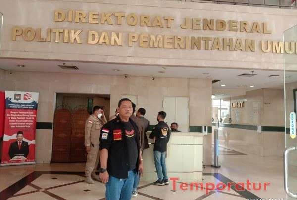 JM.HENDRO LSM PENJARA INDONESIA INGATKAN DPRD KAB.BEKASI KONSISTEN DENGAN USULAN PERTAMA, JANGAN ADA RAPIM KE DUA USULAN NAMA PENGGANTI PJ BUPATI