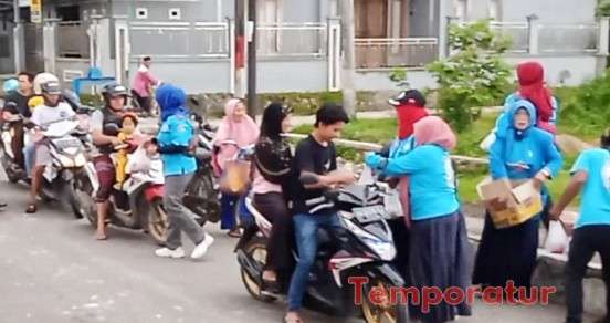 Plat AA Kabupaten Kebumen “BRAYAN SEDULURAN” Berbagi Takjil Gratis Berkah Di Bulan Ramadhan