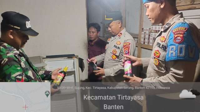 Gelar Ops Imbangan Saat Ramadhan, Polsek Tirtayasa Polres Serang Amankan Puluhan Botol Miras