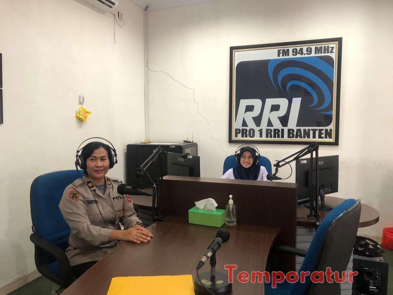 Biro SDM Polda Banten Talkshow Tentang Sosialisasi Penerimaan Polri Tahun 2023 di Radio RRI Banten