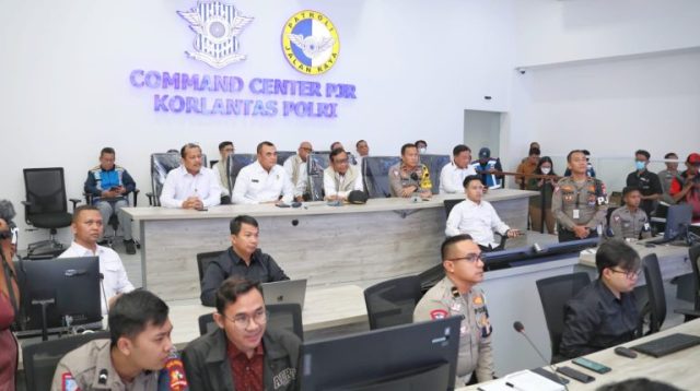 Tinjau Arus Mudik, Menkopolhukam Apresiasi Kesiapan Teknis dan Teknologi Korlantas