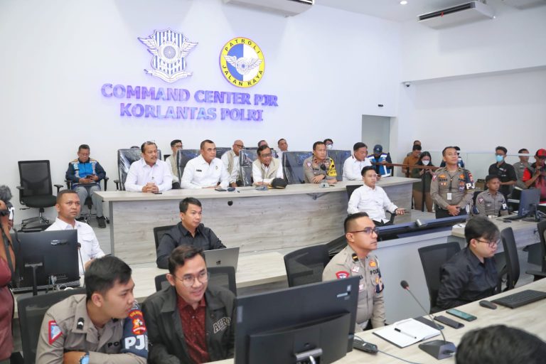 Tinjau Arus Mudik, Menkopolhukam Apresiasi Kesiapan Teknis dan Teknologi Korlantas