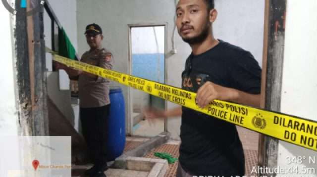 Polsek Cikande Cek TKP Penemuan Mayat Didalam Toko Desa Cikande Permai