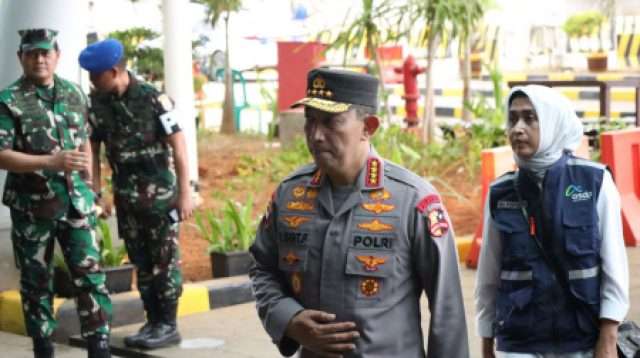 Kapolri Bersama Kapolda Banten Tinjau Pelabuhan Ciwandan dan Pelabuhan Merak