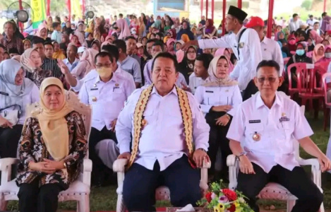 Gubernur Lampung Arinal Djunaidi Lepas Bantuan Pangan Beras Pemerintah Sekaligus Membuka Kegiatan Pasar Murah Di Pringsewu