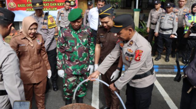 Polres Pagaralam Gelar Pemusnahan hasil OPS Pekat 1 Musi Dan KRYD di Lapangan Mapolres Pagaralam