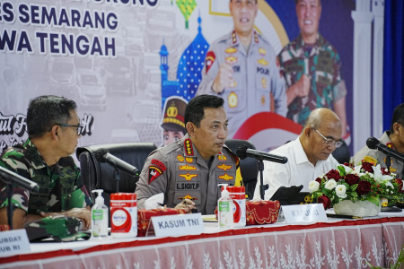 Tinjau Mudik di Jateng, Kapolri Instruksikan Mantapkan Sosialisasi Rekayasa Lalin dan Pengaturan Rest Area