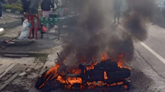 Satu Unit Sepeda Motor Hangus Terbakar ,Diduga Selang Bensin Bocor