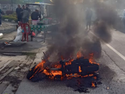 Satu Unit Sepeda Motor Hangus Terbakar ,Diduga Selang Bensin Bocor
