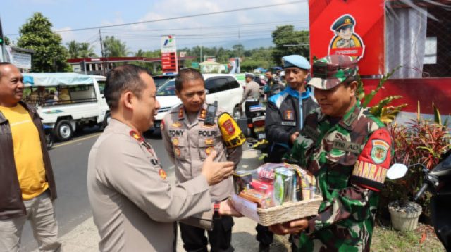 Kabid Humas Polda Jabar : Kapolres cek pos Ops Ketupat Lodaya 2023 di Pos Pam Cihaurbeuti