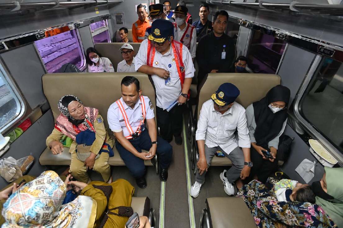 Menhub Dorong Pengembangan Angkutan Massal Kereta Api di Sumatera Utara