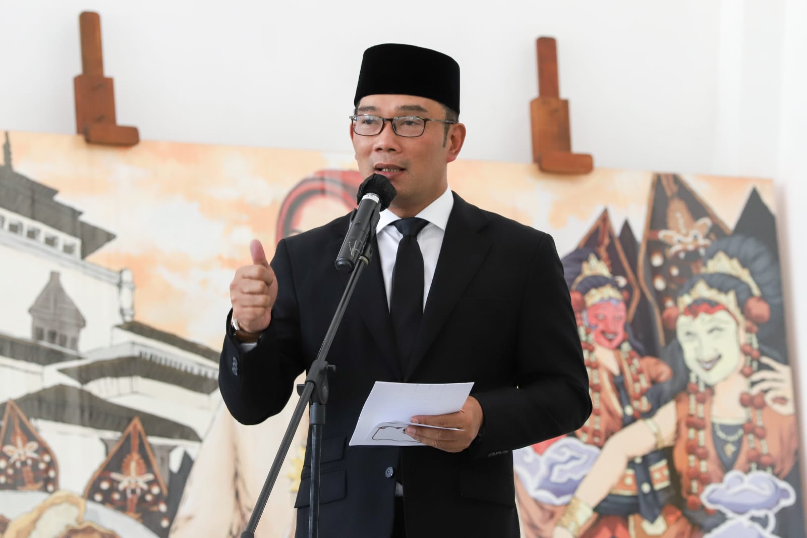 Ini Pesan RK Pada Serahterima Perpanjangan SK Pj Bupati Bekasi