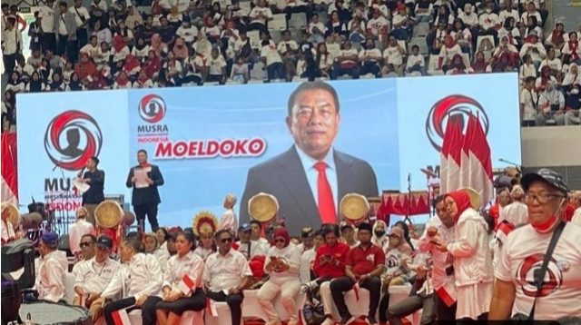 3.000-an Relawan Moeldoko Hadiri Musyawarah Rakyat Relawan Jokowi Di Istora Senayan