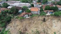Kadisperkimtan Kab.Bekasi  Sambangi Warga Yang Terdampak Longsornya Aliran Sungai Cipamingkis