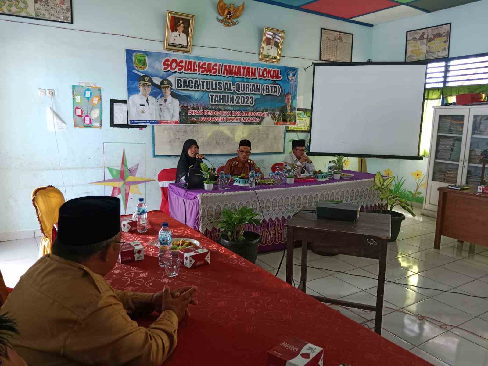 Sosialisasi Kurikulum Muatan Lokal Baca Tulis Al-Qur’an di SDN 1 Muara Pinang