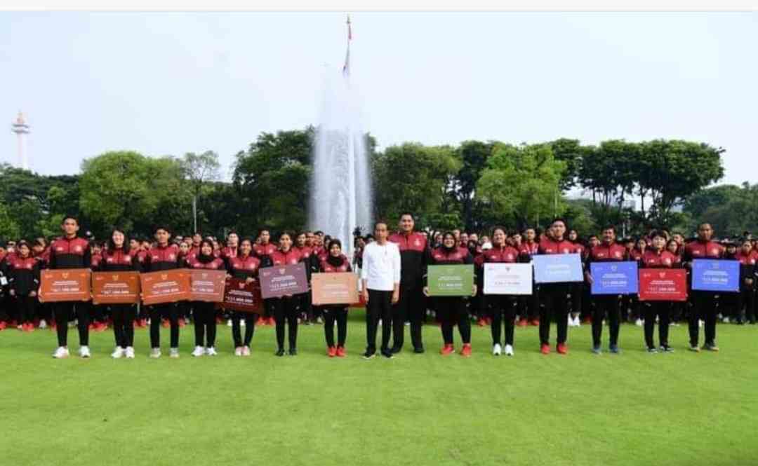 Presiden Jokowi Serahkan Bonus Apresiasi Bagi Atlet SEA Games Ke-32
