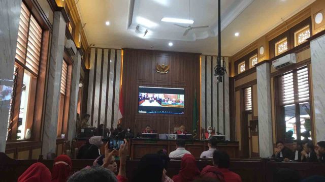 TIPU TRILIUNAN TERDAKWA INVESTASI BODONG DIVONIS RENDAH 5 TAHUN, ALVIN LIM PENGACARA PEMBELA KORBAN DI FITNAH RUGIKAN 6 JUTA RUPIAH DI VONIS 4.5 TAHUN, DIMANA KEADILAN?