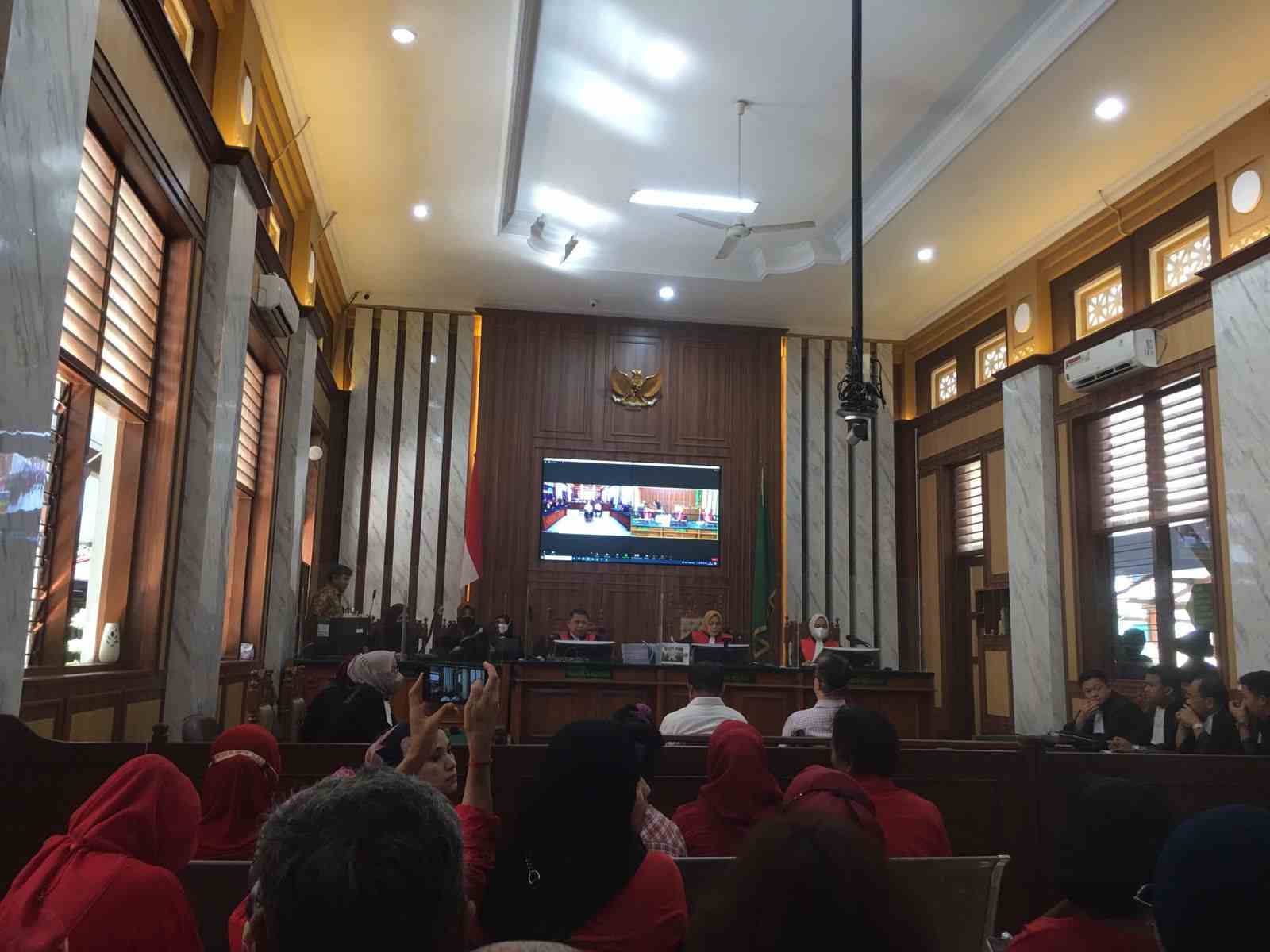 TIPU TRILIUNAN TERDAKWA INVESTASI BODONG DIVONIS RENDAH 5 TAHUN, ALVIN LIM PENGACARA PEMBELA KORBAN DI FITNAH RUGIKAN 6 JUTA RUPIAH DI VONIS 4.5 TAHUN, DIMANA KEADILAN?