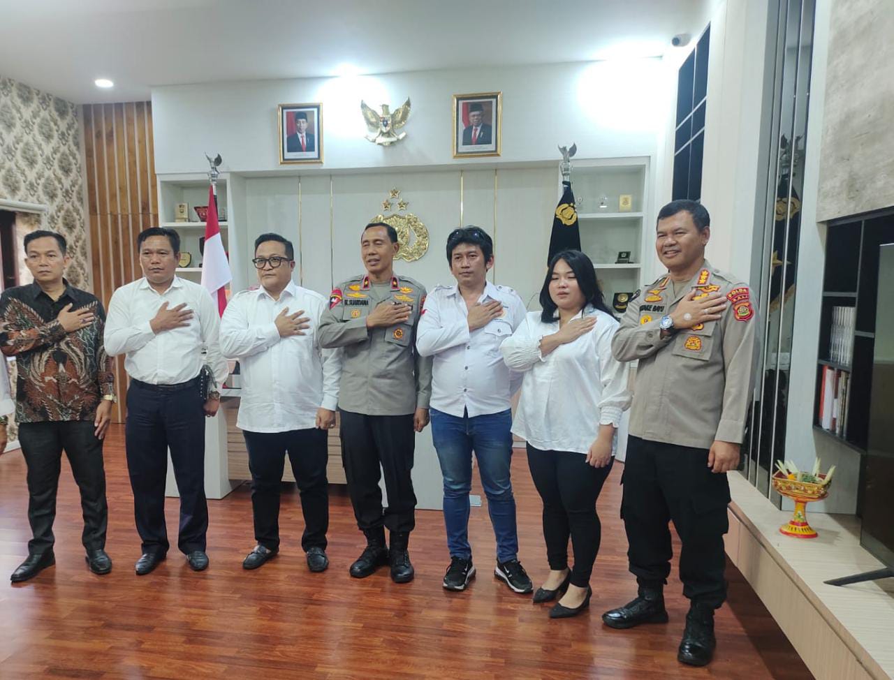 Divisi Humas & Wakapolda Bali menyambut hangat kedatangan tiga petinggi lembaga pemerhati pemerintah