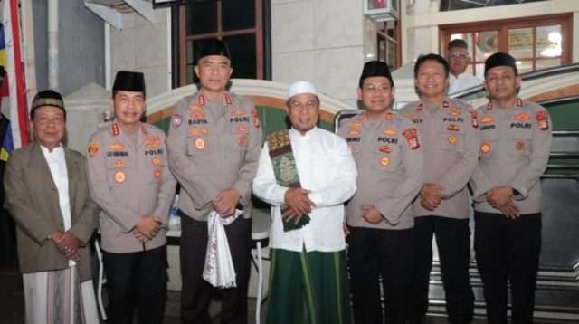 Polda Metro Jaya  Gencarkan Program Jumat Curhat dan Halo Polisi Ciptakan Wilayah Aman dan Kondusif