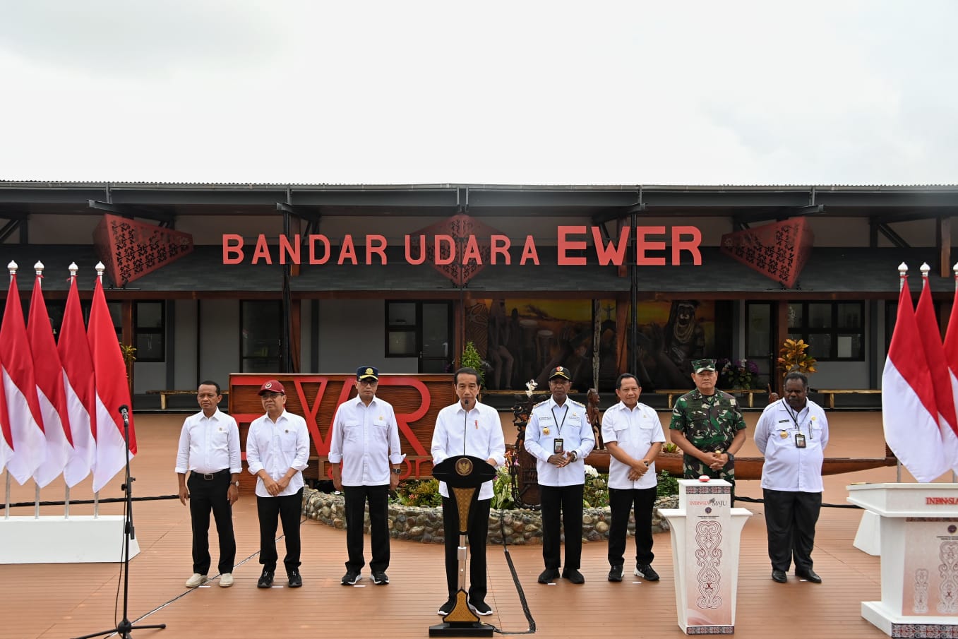 Presiden Joko Widodo Resmikan Bandara Ewer