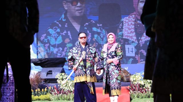 Meriahkan Hari Koperasi ke-76, Pemkab Bekasi Gelar Lomba Fashion Show Batik Bekasi