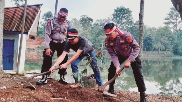 Peduli Pelestarian Alam dan Lingkungan, Polres Pagaralam Mengadakan Kegiatan Penanaman Pohon