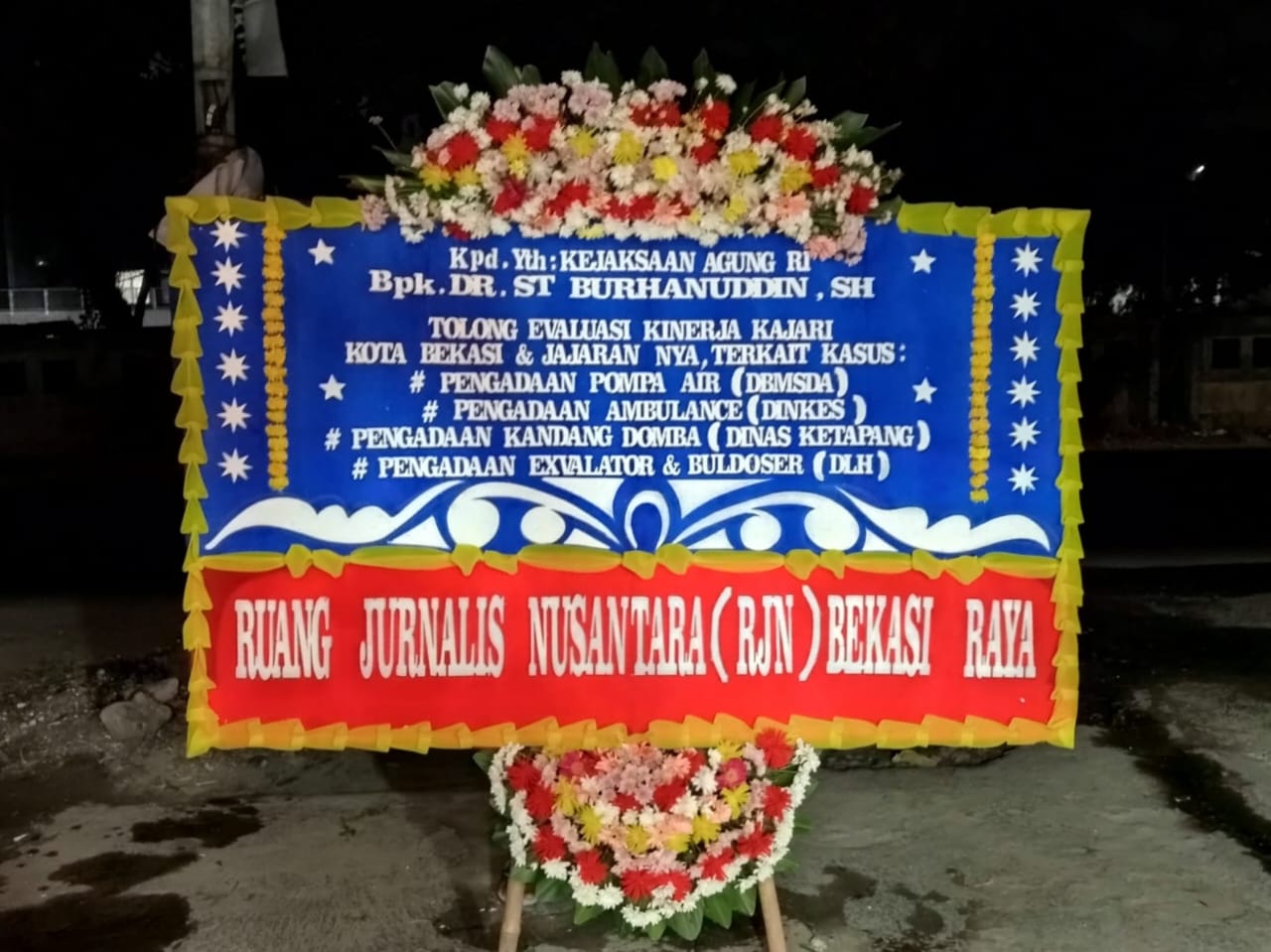 Kirim Karangan Bunga KeKejagung RI, RJN Minta Kejagung RI Evaluasi Kinerja Kajari Kota Bekasi & Jajaran nya