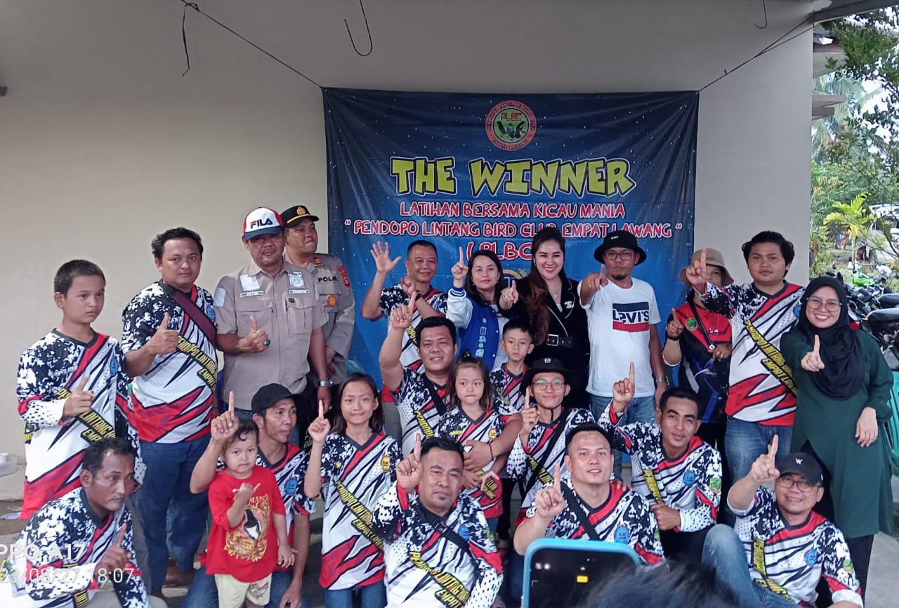 Bersama dr.Wulan Hidayat Buka Pasar Legend Bird Club Dalam Rangka HUT RI ke-78