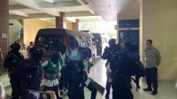 Satbrimob Polda Banten menerjunkan Puluhan Personel mengawal pemindahan Narapidana