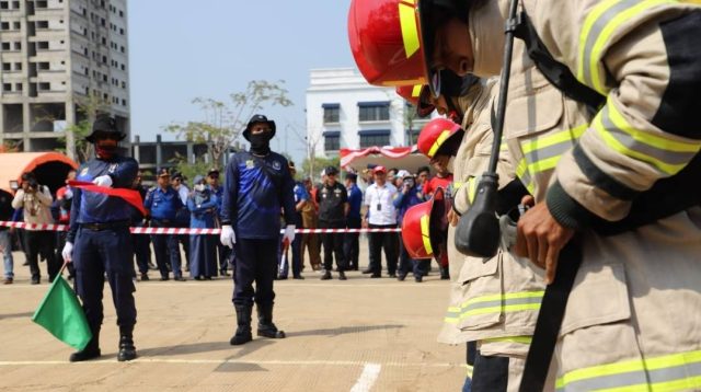 Disdamkar Adakan Lomba Adu Ketangkasan Taklukkan Si Jago Merah