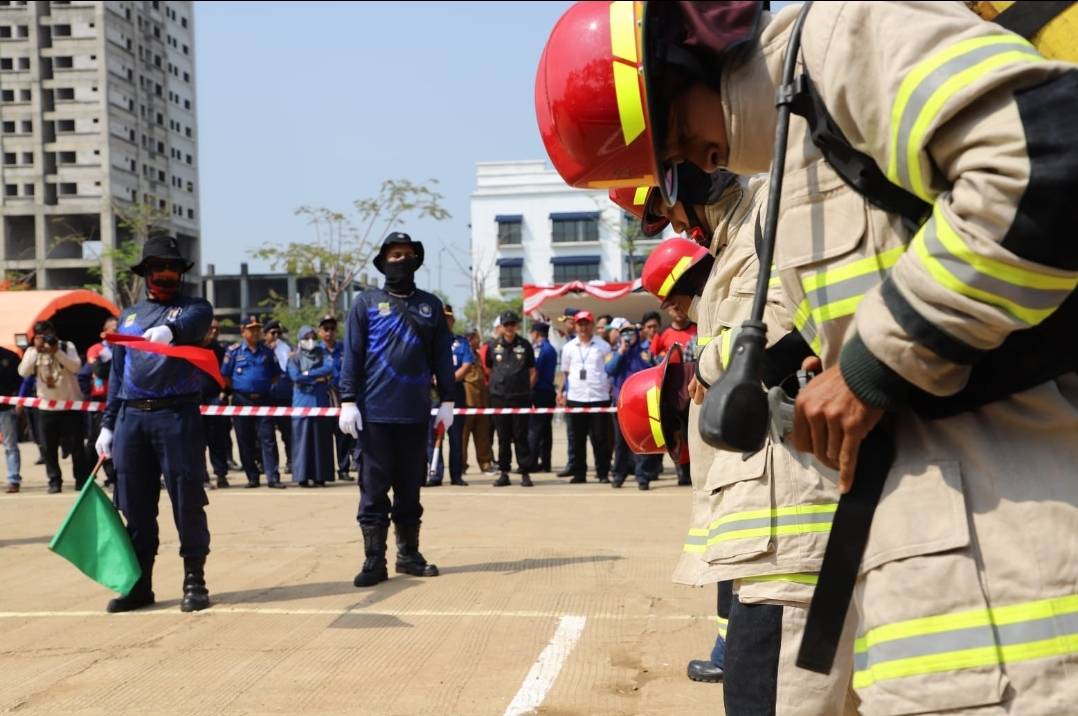 Disdamkar Adakan Lomba Adu Ketangkasan Taklukkan Si Jago Merah