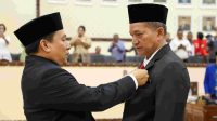 Ketua DPRD Kabupaten Bekasi Lantik Erijon Mangapul Siringo Ringo Menjadi Anggota DPRD