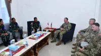 Pangdivif 2 Kostrad Adakan  Pertemuan dengan Pangdivif ke-25 Angkatan Darat AS di Schofield Barracks