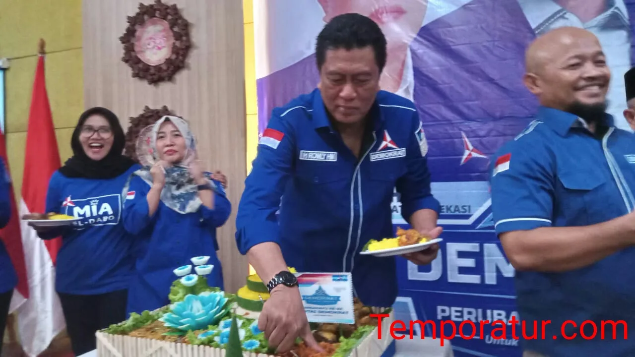 Potong Tumpeng, Pengurus Partai Demokrat Kabupaten Bekasi Peringati Hari Jadi Ke 22 Tahun