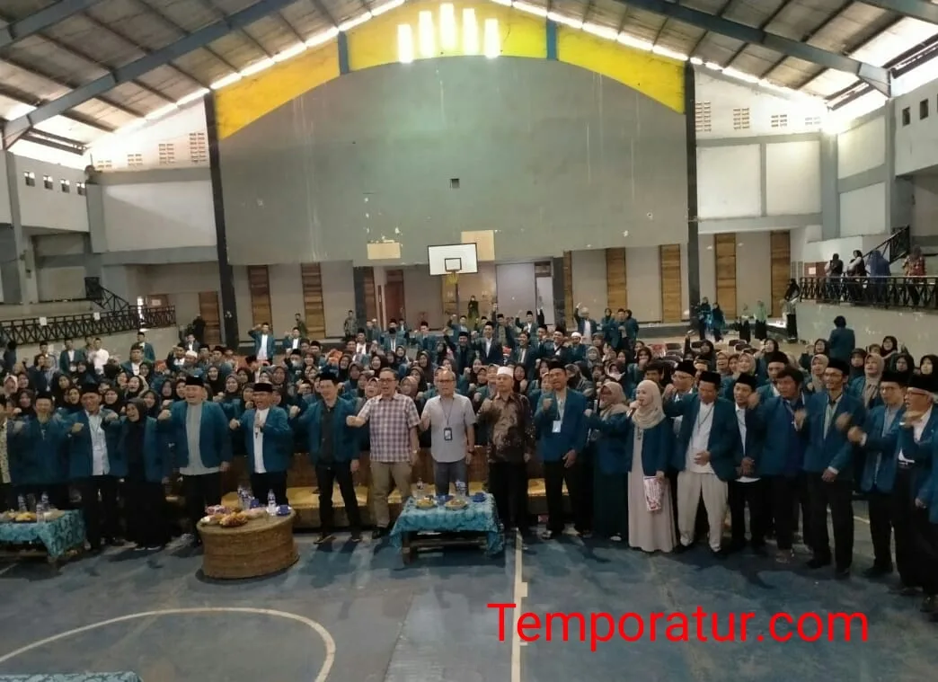 Ratusan Guru Gelar Silaturahmi Akbar di GOR KONI Sajabat