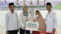Baznas Kabupaten Bekasi Berikan Bantuan Modal Usaha Kepada 500 Pelaku UMKM