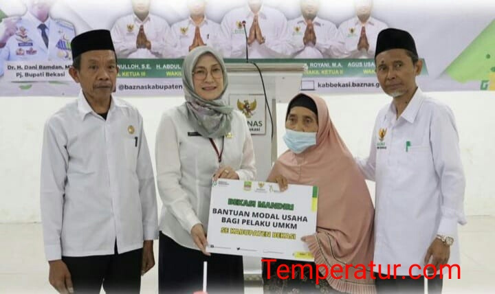 Baznas Kabupaten Bekasi Berikan Bantuan Modal Usaha Kepada 500 Pelaku UMKM