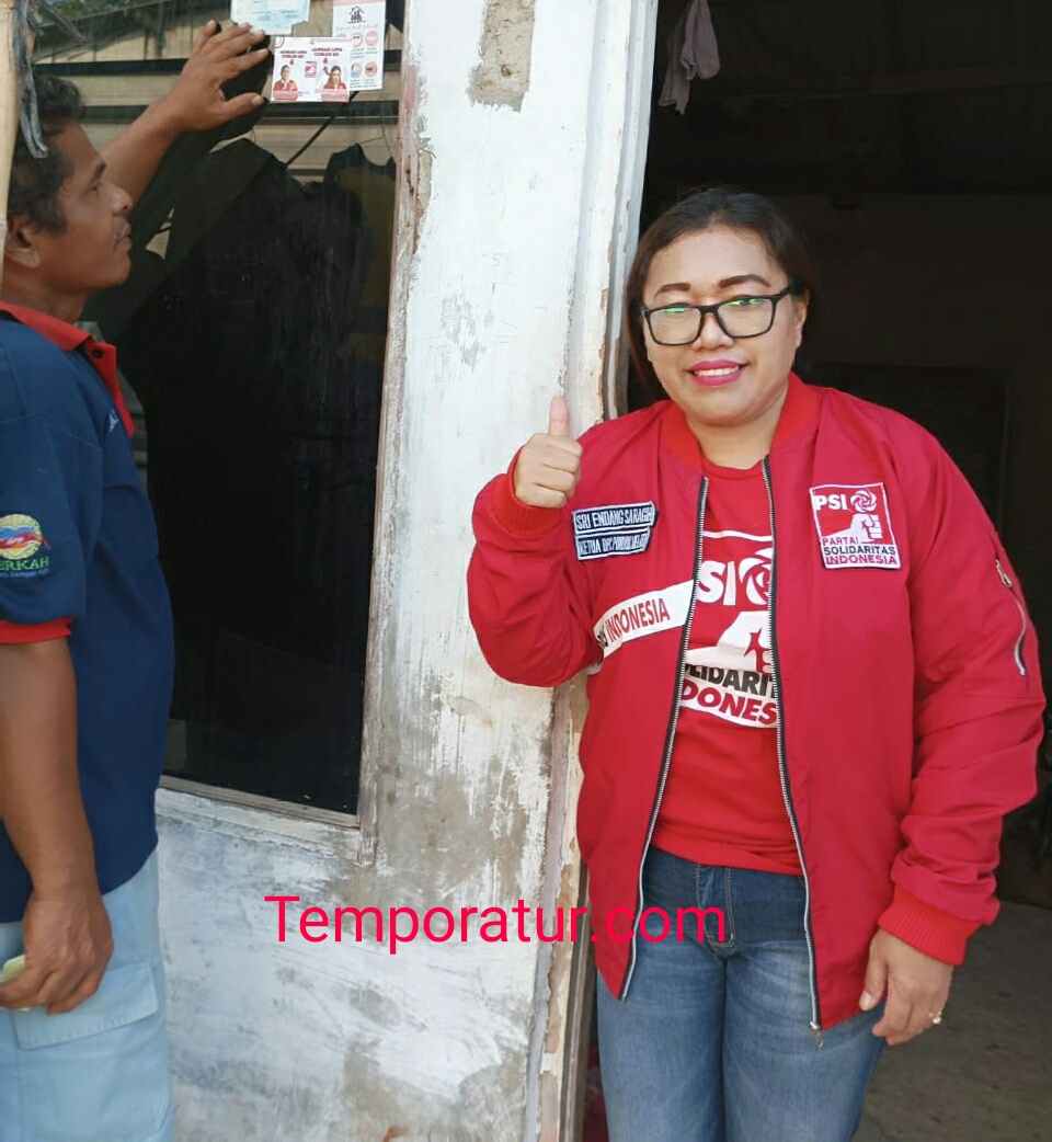 SRI ENDANG SARAGIH CALEG DPRD KOTA BEKASI DAPIL IV TURUN BERGERAK TEMUI WARGA JATISAMPURNA