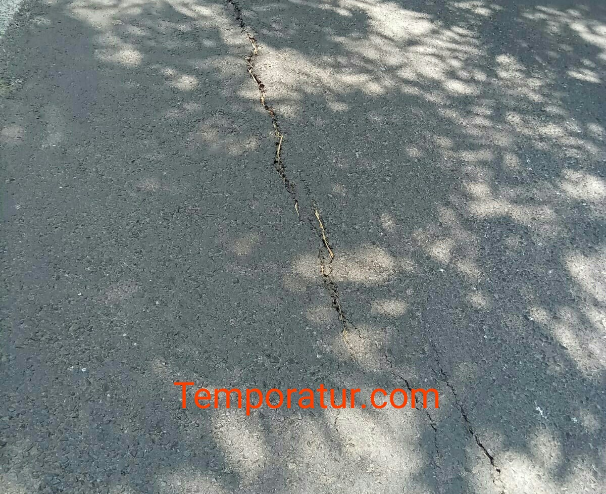 Proyek Peningkatkan Jalan Warungkadu Selaawi Diduga Dikerjakan Asal Jadi Baru Berapa Bulan Selesai Dikerjakan Sudah Rusak