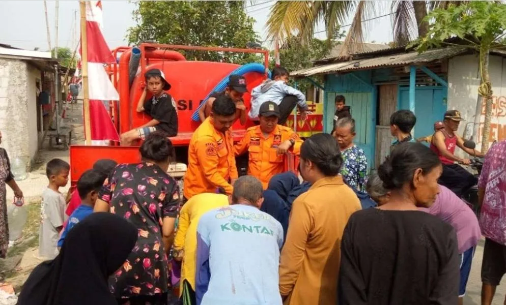 Pusat Pengendalian Operasi Penanggulangan Bencana Kabupaten Bekasi Umumkan Distribusi 2.478.800 Liter Air Bersih