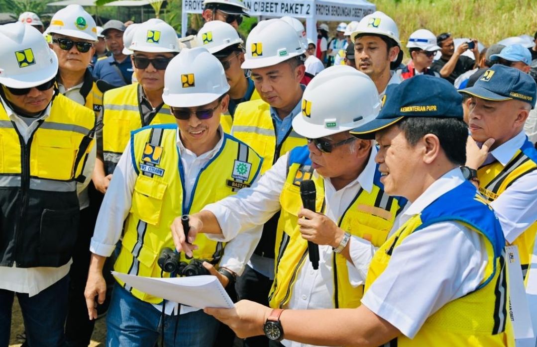 Tinjau Pembangunan Infrastruktur di Kabupaten Bogor, Bey Machmudin: Ini Bentuk Kehadiran Pemerintah untuk Masyarakat