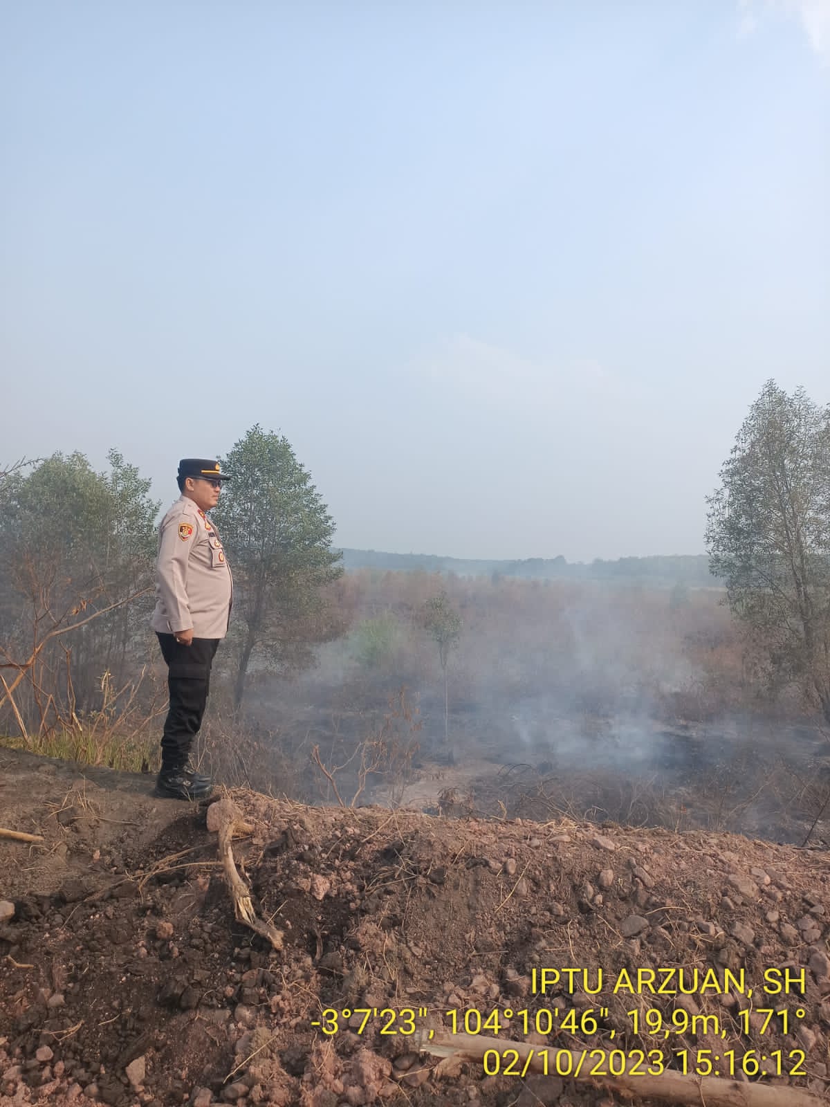 Lahan Gambut Terbakar, Polsek Penukal Abab Turun Langsung Kelapangan