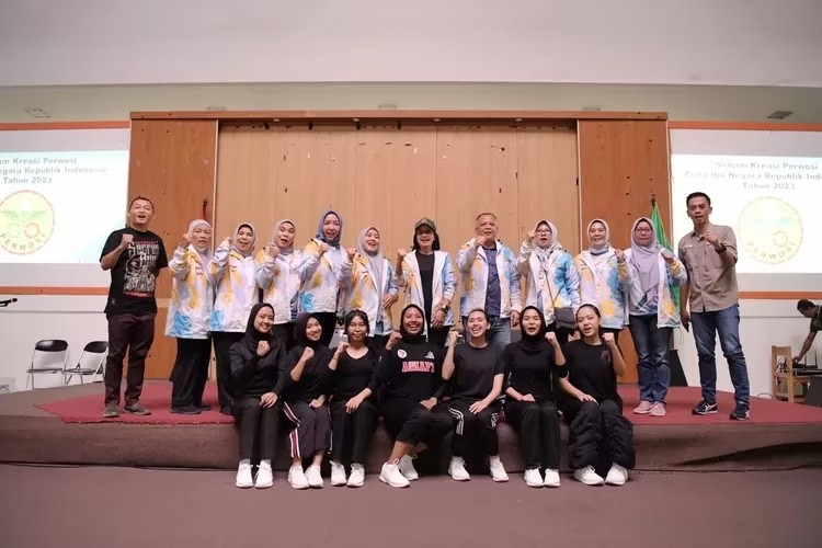 Amanda Soemedi Apresiasi Kontingen Perwosi Jabar