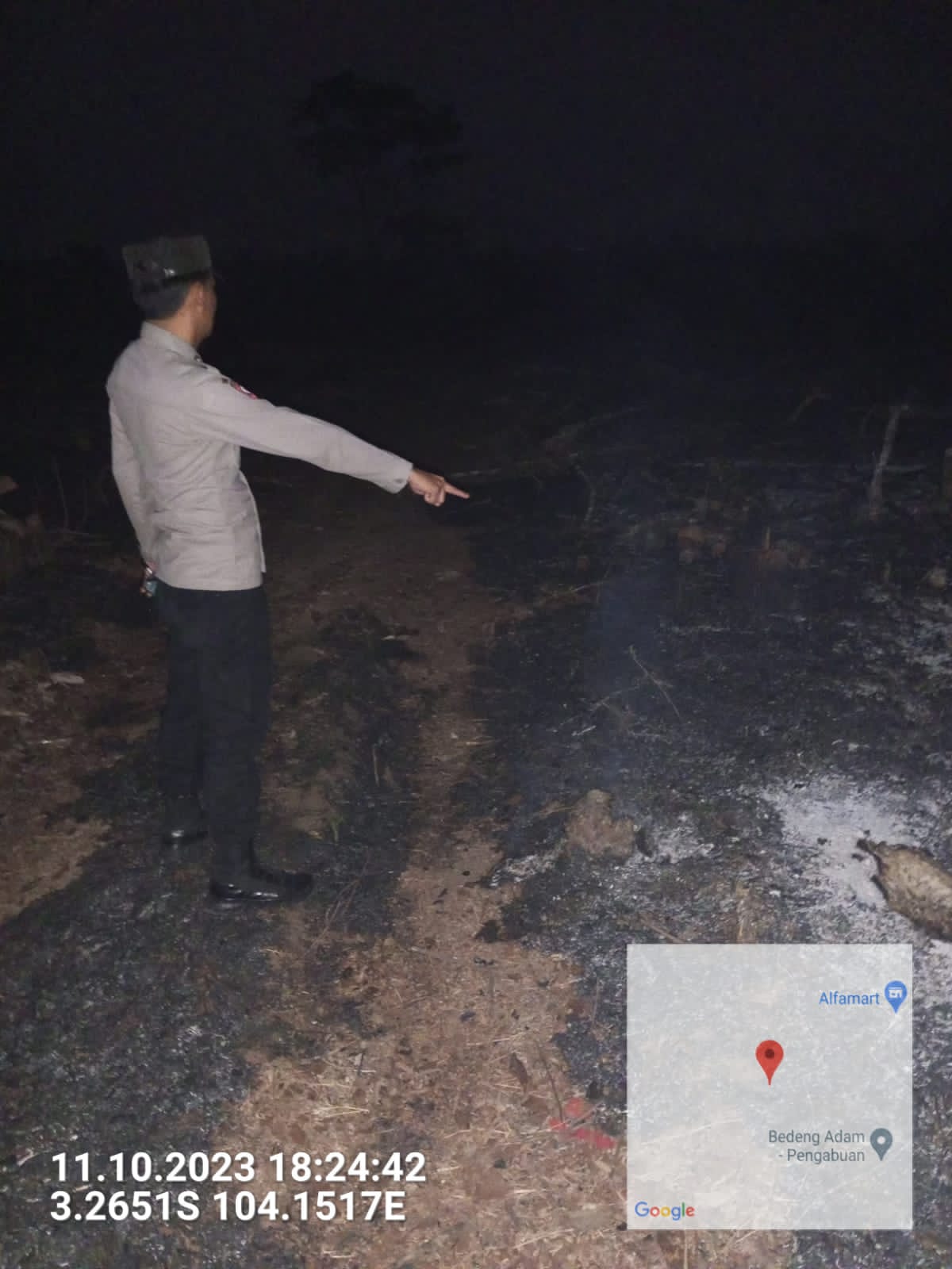 Polsek Penukal Abab Melakukan Giat Grouncheck Titik Hotspot Karhutla di Lahan Persawahan Desa Pengabuan