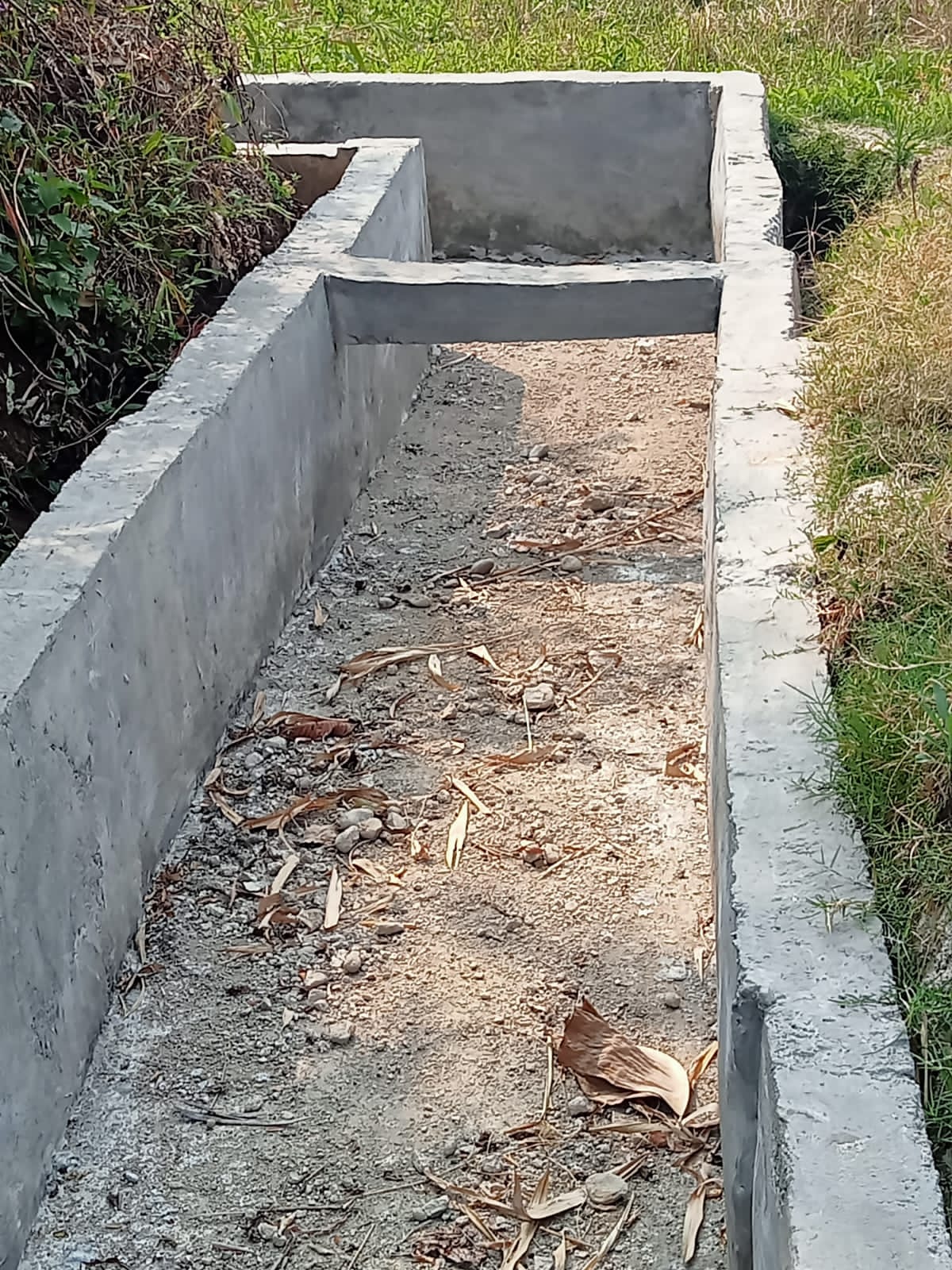 Proyek Saluran Irigasi di Desa Sukajadi Diduga tempat Ajeng korupsi