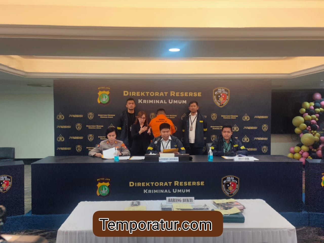 Polisi Tangkap Pengemudi Plat Dinas Palsu